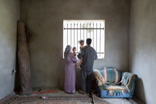 Dalia Khamissy, série "In Transit", 2015, Photographie, Exposition "C'est Beyrouth", Institut des cultures d'Islam, Paris. 2019 © Dalia Khamassy Dalia Khamissy, série "In Transit", 2015, Photographie, Exposition "C'est Beyrouth", Institut des cultures d'Islam, Paris. 2019 © Dalia Khamassy