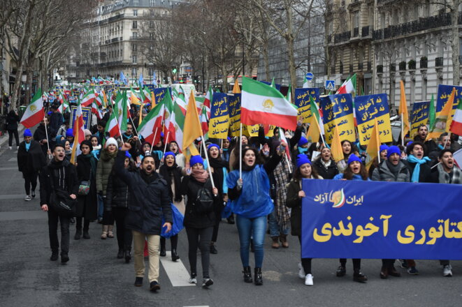 Les Iraniens manifestent à Paris pour un Iran libre le 8 février 2019