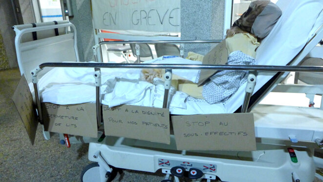 Urgences de Mâcon en grève. Juin 2019. © BB Libre_usage Urgences de Mâcon en grève. Juin 2019. © BB Libre_usage