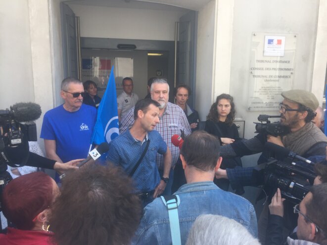 Devant le tribunal de commerce, jeudi 6 juin 2019. © Jordan Pouille Devant le tribunal de commerce, jeudi 6 juin 2019. © Jordan Pouille