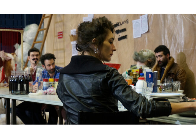 Scène du spectacle "Banquet capital" © Cie le singe Scène du spectacle "Banquet capital" © Cie le singe