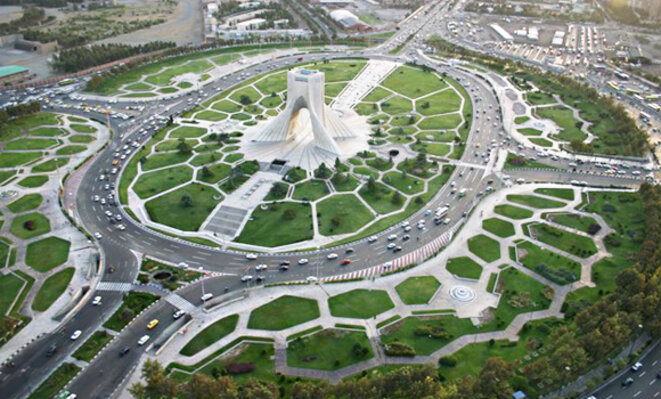 La tour Azadi à Téhéran La tour Azadi à Téhéran