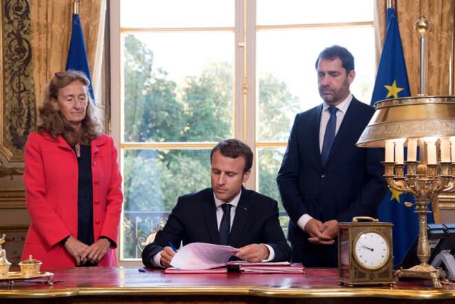 Emmanuel Macron entouré, en septembre 2017, de la ministre de la justice, Nicole Belloubet, et de celui de l'intérieur, Christophe Castaner. © Reuters Emmanuel Macron entouré, en septembre 2017, de la ministre de la justice, Nicole Belloubet, et de celui de l'intérieur, Christophe Castaner. © Reuters
