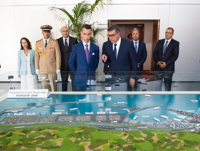 La cérémonie d'inauguration du port par le prince héritier du Maroc Moulay El Hassan La cérémonie d'inauguration du port par le prince héritier du Maroc Moulay El Hassan