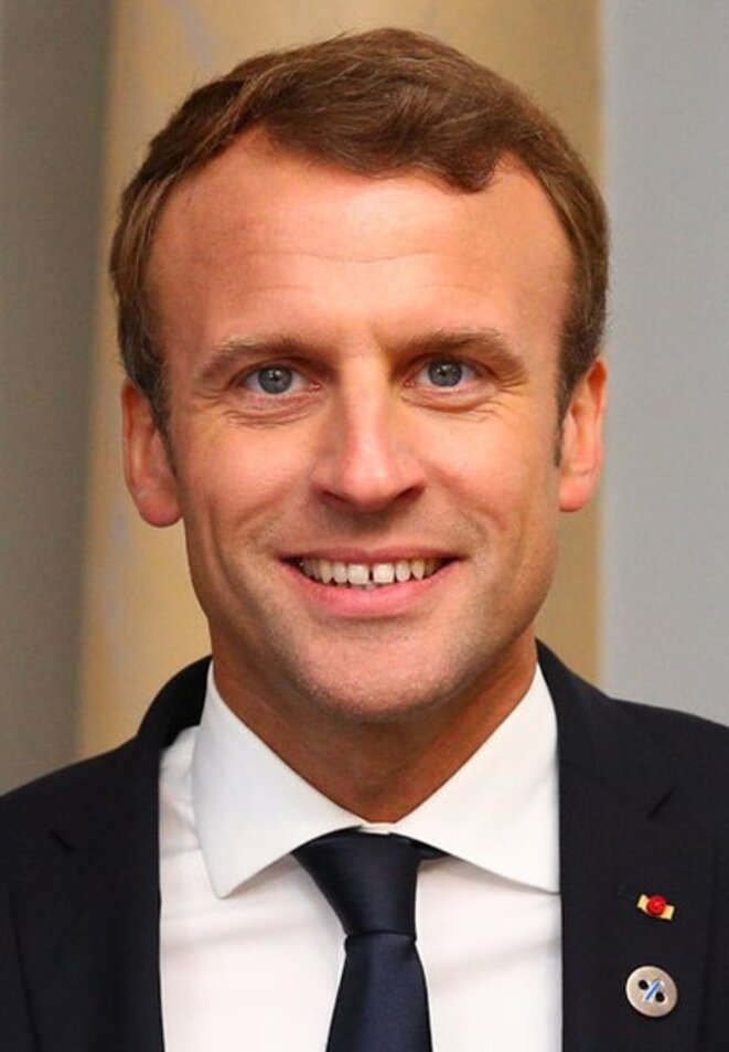 416px-emmanuel-macron-in-tallinn-digital-summit-welcome-dinner-hosted-by-he-donald-tusk-handshake-36669381364-cropped-2