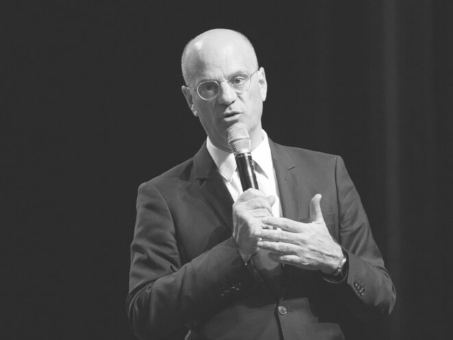 Jean-Michel Blanquer, le 29 août 2018. © D'après Jérémy Barande, Flicker via Wikimedia Commons. Licence CC-BY-SA 2.0 (adaptation par Luc Bentz) Jean-Michel Blanquer, le 29 août 2018. © D'après Jérémy Barande, Flicker via Wikimedia Commons. Licence CC-BY-SA 2.0 (adaptation par Luc Bentz)