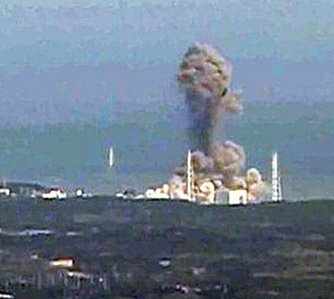 fukushima-explosion-02