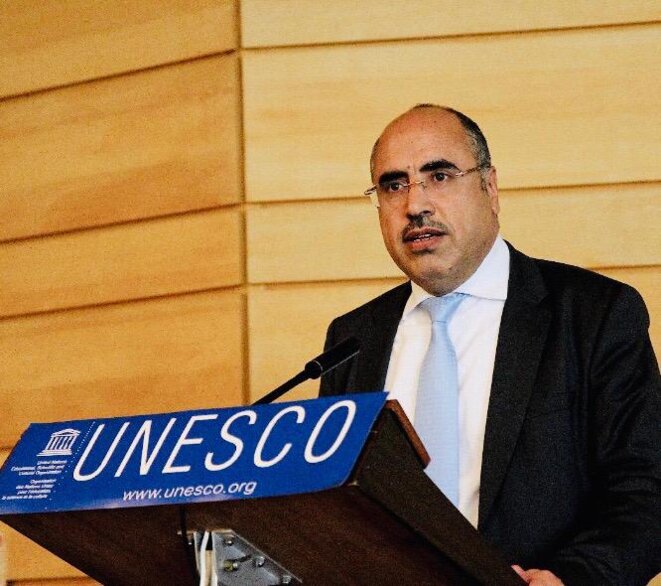 Prof. Ibrahim ALBALAWI Ambassadeur, Délégué permanent du Royaume d’Arabie Saoudite auprès de l’UNESCO, Docteur en sociolinguistique, rédacteur en chef de la revue scientifique Synergies Monde Arabe et professeur des universités à l'Université du Roi Saoud à Riyad. Prof. Ibrahim ALBALAWI Ambassadeur, Délégué permanent du Royaume d’Arabie Saoudite auprès de l’UNESCO, Docteur en sociolinguistique, rédacteur en chef de la revue scientifique Synergies Monde Arabe et professeur des universités à l'Université du Roi Saoud à Riyad.