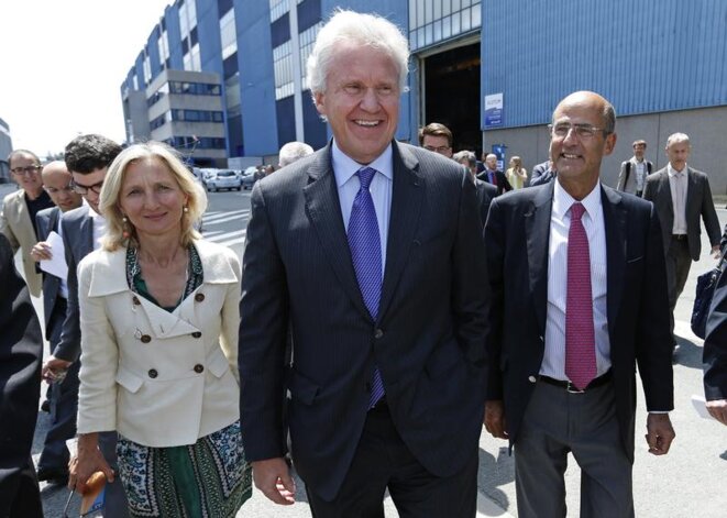 Clara Gaymard (GE France) Jeff Immelt (GE) et Patrick Kron (Alstom) en visite à Belfort en juin 2014 © Reuters Clara Gaymard (GE France) Jeff Immelt (GE) et Patrick Kron (Alstom) en visite à Belfort en juin 2014 © Reuters