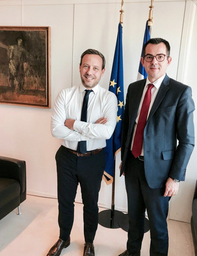 Adrien Taquet et Claude Riboulet, le 9 juillet 2019, à Paris © Compte twitter @claude_riboulet Adrien Taquet et Claude Riboulet, le 9 juillet 2019, à Paris © Compte twitter @claude_riboulet