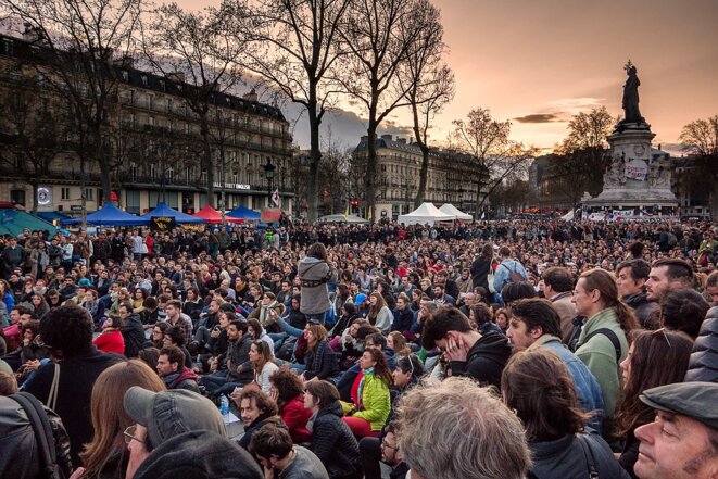 Assemblée générale de Nuit debout à Paris, 10 avril 2016. Source: Wikimedia Commons. © Olivier Ortelpa. Assemblée générale de Nuit debout à Paris, 10 avril 2016. Source: Wikimedia Commons. © Olivier Ortelpa.