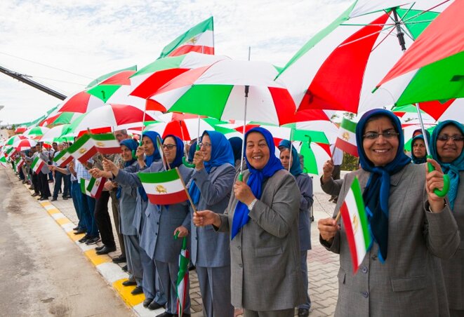 Les habitantes d'Achraf-3 déterminées à renverser la dictature en Iran Les habitantes d'Achraf-3 déterminées à renverser la dictature en Iran