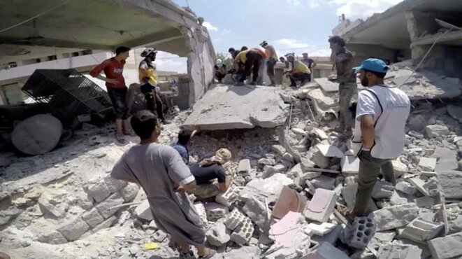 Les décombres d’une habitation d'Idlib à la suite d’un bombardement de l'armée syrienne, le 16 juillet. © White Helmets Les décombres d’une habitation d'Idlib à la suite d’un bombardement de l'armée syrienne, le 16 juillet. © White Helmets