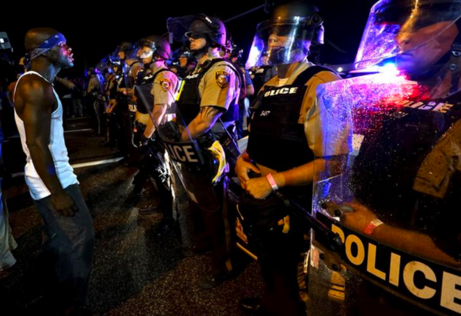 Ferguson, le 9 août 2015, un an après la mort de Michael Brown. © Reuters Ferguson, le 9 août 2015, un an après la mort de Michael Brown. © Reuters