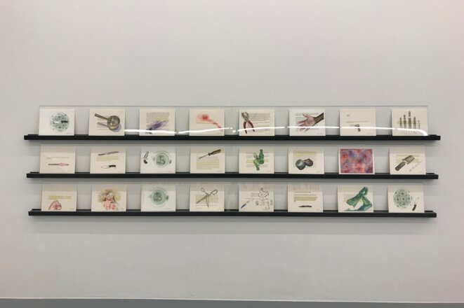 Margaret Harrison, "Beautiful Ugly Violence"; 2003-2004, 24 aquarelles sur papier 21,6 x 27,9 cm chaque, Exposition personnelle "Danser avec les missiles", FRAC Lorraine, Metz, 2019. Margaret Harrison, "Beautiful Ugly Violence"; 2003-2004, 24 aquarelles sur papier 21,6 x 27,9 cm chaque, Exposition personnelle "Danser avec les missiles", FRAC Lorraine, Metz, 2019.