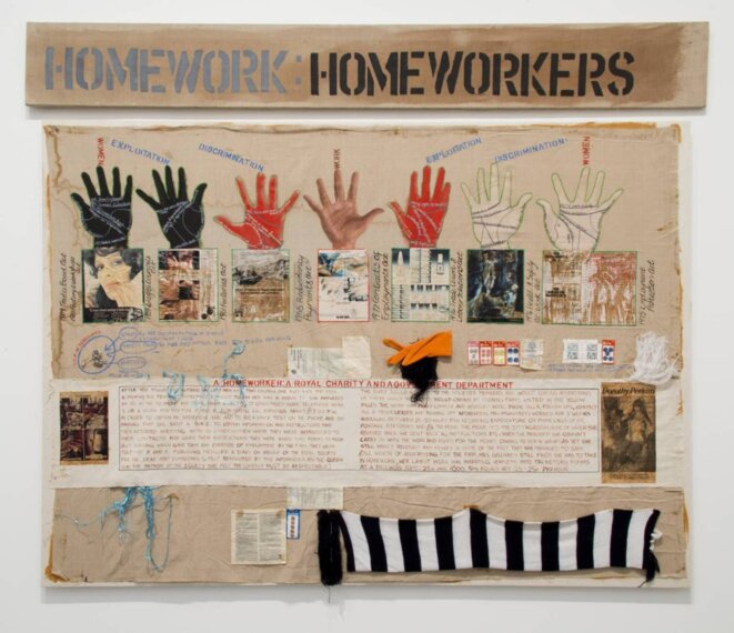 Margaret Harrison, "Homeworkers: Mrs. McGilvrey and the hands of law and experience", crayon et encre sur papier, photographies argentiques noir et blanc montées sur carton 90x145cm, 1978-80, Exposition personnelle "Danser avec les missiles", FRAC Lorraine, Metz, 2019. © Margaret Harrison Margaret Harrison, "Homeworkers: Mrs. McGilvrey and the hands of law and experience", crayon et encre sur papier, photographies argentiques noir et blanc montées sur carton 90x145cm, 1978-80, Exposition personnelle "Danser avec les missiles", FRAC Lorraine, Metz, 2019. © Margaret Harrison