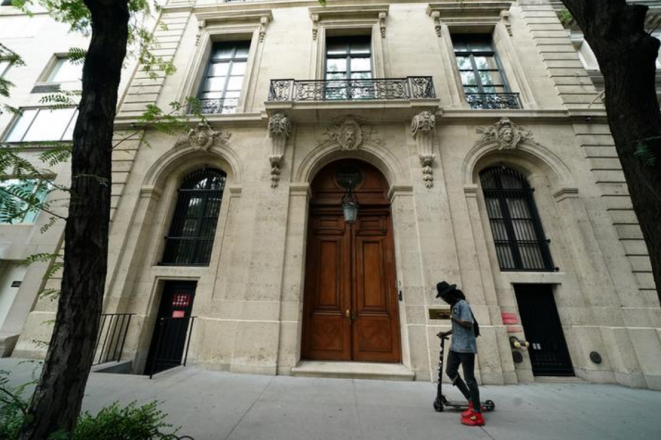 Jeffrey Epstein's Manhattan town house. With a surface area of about 2,000 square metres, it is believed to be the largest private residence in Manhattan. © Reuters Jeffrey Epstein's Manhattan town house. With a surface area of about 2,000 square metres, it is believed to be the largest private residence in Manhattan. © Reuters
