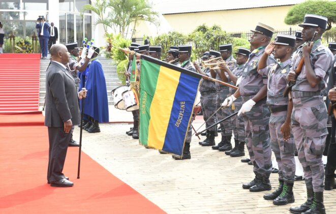 ALI BONGO ONDIMBA - DÉPÔT GERBE MAUSOLÉE LEON MBA ALI BONGO ONDIMBA - DÉPÔT GERBE MAUSOLÉE LEON MBA