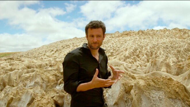 Aurélien Deschamps dans "Quelle folie" de Diego Governatori © New Story Aurélien Deschamps dans "Quelle folie" de Diego Governatori © New Story