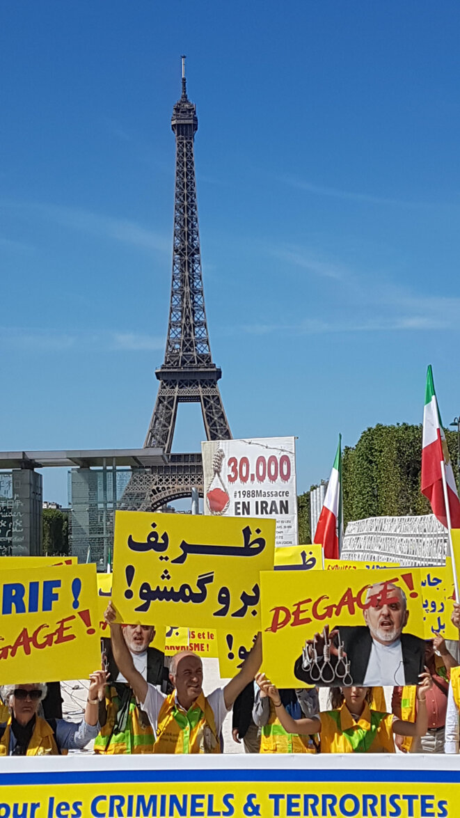 "Zarif dégage", manifestation d'Iraniens à Paris "Zarif dégage", manifestation d'Iraniens à Paris