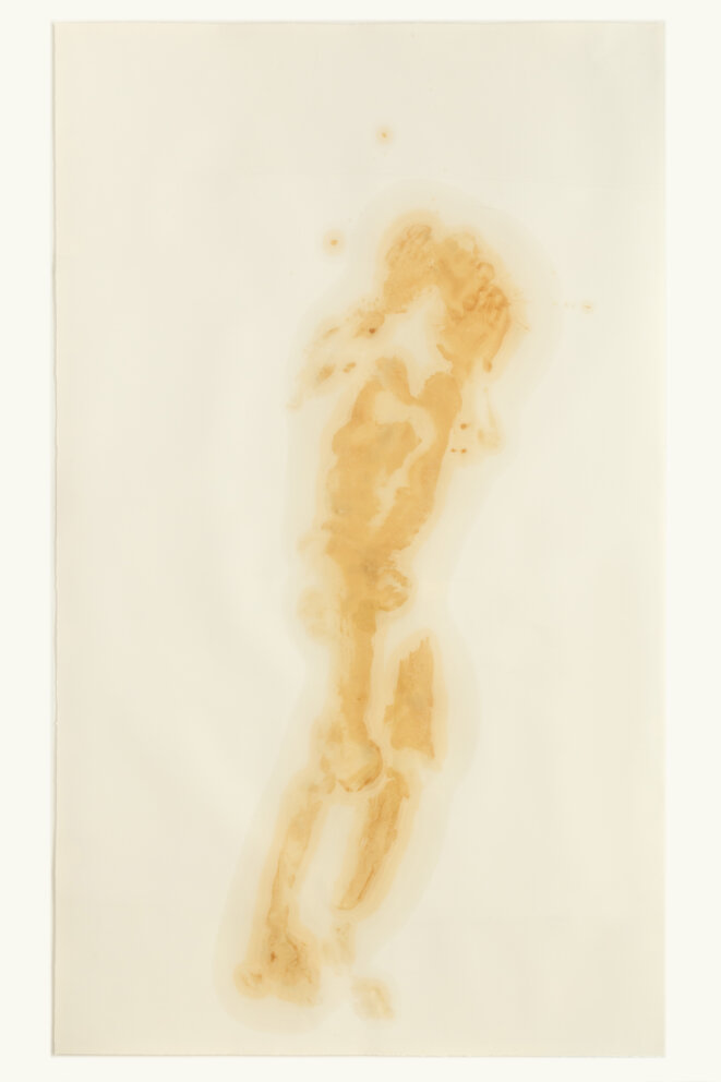 Antony Gormley, "Feel II", de la série Body Prints, 2016 Monotype, empreinte directe du corps de l’artiste composée de mazout, huile de lin et vaseline sur papier Saunders 260 x153 cm - Épreuve unique. Éditeur : Alan Cristea Gallery, Londres. Imprimeur : Antony Gormley Studio, Londres Londres, Courtesy Alan Cristea Gallery © The Artist – Photograph by Prudence Cumming Associates Antony Gormley, "Feel II", de la série Body Prints, 2016 Monotype, empreinte directe du corps de l’artiste composée de mazout, huile de lin et vaseline sur papier Saunders 260 x153 cm - Épreuve unique. Éditeur : Alan Cristea Gallery, Londres. Imprimeur : Antony Gormley Studio, Londres Londres, Courtesy Alan Cristea Gallery © The Artist – Photograph by Prudence Cumming Associates
