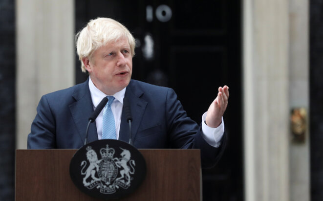 Boris Johnson, devant Downing Street, à Londres, le 2 septembre. © Reuters Boris Johnson, devant Downing Street, à Londres, le 2 septembre. © Reuters