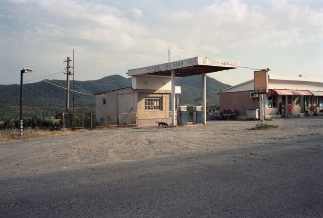 Olessia Venediktova 27.5378, Gio 2000, 58 km, 2014, from the series Gasoline stations © Olessia Venediktova Olessia Venediktova 27.5378, Gio 2000, 58 km, 2014, from the series Gasoline stations © Olessia Venediktova