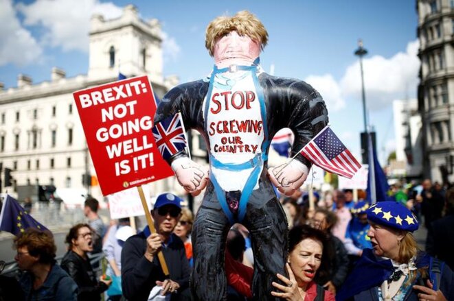 Des manifestants anti-Brexit devant Westminster le 4 septembre 2019. © Reuters/Henry Nicholls Des manifestants anti-Brexit devant Westminster le 4 septembre 2019. © Reuters/Henry Nicholls