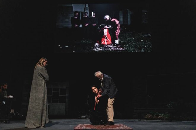 "Oreste à Mossoul" Conception et mise en scène: Milo Rau d'après l'Orestie d'Eschyle, 2019 © Michiel Devijver "Oreste à Mossoul" Conception et mise en scène: Milo Rau d'après l'Orestie d'Eschyle, 2019 © Michiel Devijver