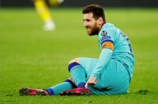 Lionel Messi sur la pelouse de Dortmund lors du match de poule de Ligue des Champions contre le Borussia le 17 septembre 2019. © Reuters Lionel Messi sur la pelouse de Dortmund lors du match de poule de Ligue des Champions contre le Borussia le 17 septembre 2019. © Reuters