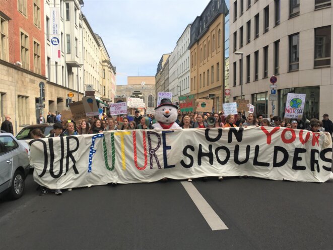 La tête du cortège de la manifestation en défense du climat, vendredi 20 septembre, à Berlin. © TS La tête du cortège de la manifestation en défense du climat, vendredi 20 septembre, à Berlin. © TS
