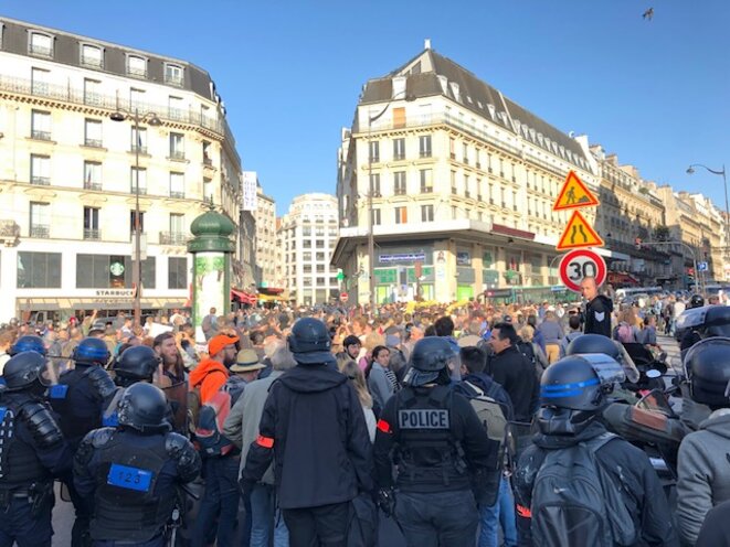 À la gare Saint-Lazare, premier accrochage entre police et manifestants, samedi 21 septembre 2019. © MG À la gare Saint-Lazare, premier accrochage entre police et manifestants, samedi 21 septembre 2019. © MG