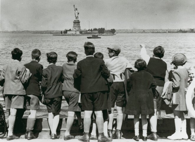 Enfants sauvés par Gilbert et Eleanor Kraus arrivant à New York, juin 1939.