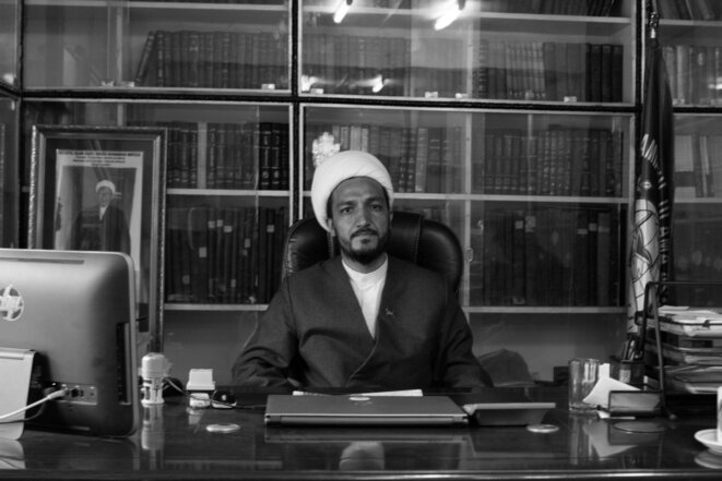 Sheikh Nazir Mehdi dans son bureau © Arnaud Chastagner Sheikh Nazir Mehdi dans son bureau © Arnaud Chastagner