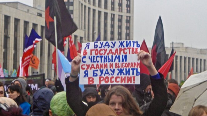 Je vivrai dans un État avec des élections et une justice honnête, je vivrai en Russie © CB Je vivrai dans un État avec des élections et une justice honnête, je vivrai en Russie © CB