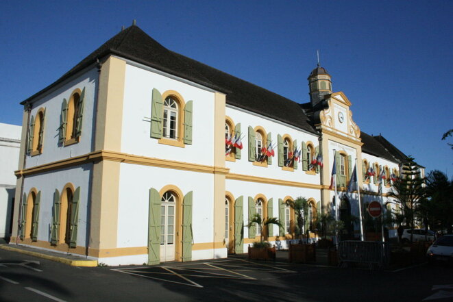 L'hôtel de ville de Saint-Pierre. © Thierry Caro / Creative commons. L'hôtel de ville de Saint-Pierre. © Thierry Caro / Creative commons.