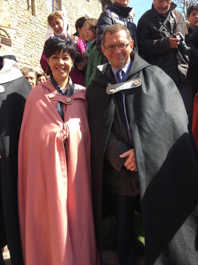 Pierre Morel-A-L'Huissier et sa suppléante Sabine Dalle, en 2016, à l'ouverture des Médiévales du Malzieu. © Twitter / @MORELPIERRE Pierre Morel-A-L'Huissier et sa suppléante Sabine Dalle, en 2016, à l'ouverture des Médiévales du Malzieu. © Twitter / @MORELPIERRE