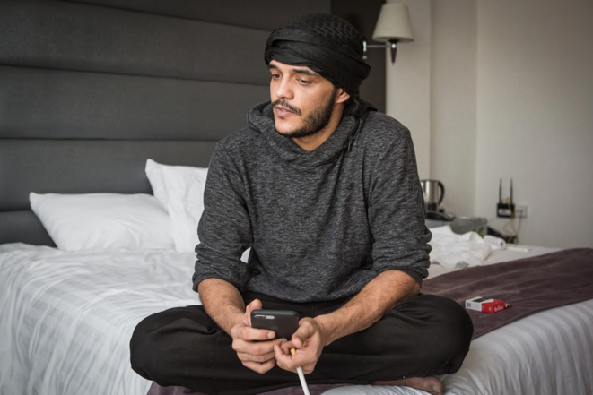 Le journaliste Yahya al-Sewari, détenu pendant 56 jours au Yémen pour avoir conduit une investigation sur le présence de l'Arabie saoudite dans la région d'Al Mahra. © Sebastian Castelier Le journaliste Yahya al-Sewari, détenu pendant 56 jours au Yémen pour avoir conduit une investigation sur le présence de l'Arabie saoudite dans la région d'Al Mahra. © Sebastian Castelier