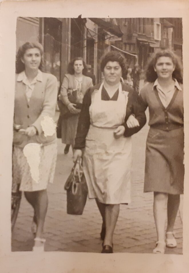 Stoča et ses deux filles, Milka et Albina. © Caroline Pierre Stoča et ses deux filles, Milka et Albina. © Caroline Pierre