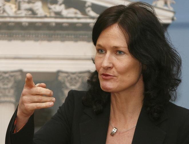 Eva Glawischnig-Piesczek fotografiada en 2007. Entonces diputada, la austriaca solicitó, sin éxito, a Facebook la retirada de contenidos insultantes. Eva Glawischnig-Piesczek fotografiada en 2007. Entonces diputada, la austriaca solicitó, sin éxito, a Facebook la retirada de contenidos insultantes.