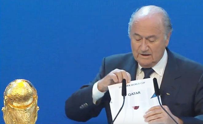 Le président de la FIFA dévoile, le 2 décembre 2010, le nom du pays organisateur de la Coupe du monde 2022. © Qatar 2022 Le président de la FIFA dévoile, le 2 décembre 2010, le nom du pays organisateur de la Coupe du monde 2022. © Qatar 2022
