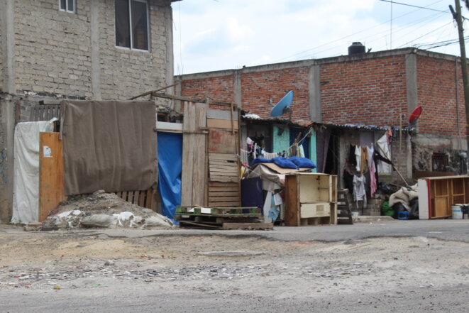 En algunas partes de la Ciudad de Mexico, el terreno se ha hundido mas de un metro desde el sismo del 19 de septiembre de 2017 © Clément Detry En algunas partes de la Ciudad de Mexico, el terreno se ha hundido mas de un metro desde el sismo del 19 de septiembre de 2017 © Clément Detry