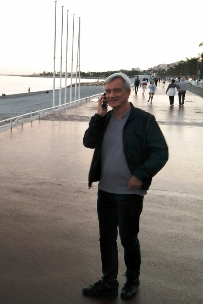 Patrick MOTTARD au téléphone pour guider les derniers invités © Didier CODANI Patrick MOTTARD au téléphone pour guider les derniers invités © Didier CODANI