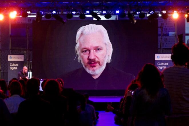 Julian Assange. Photo by Ministerio de Cultura de la Nación Argentina (culturaargentina) on Flickr. Julian Assange. Photo by Ministerio de Cultura de la Nación Argentina (culturaargentina) on Flickr.
