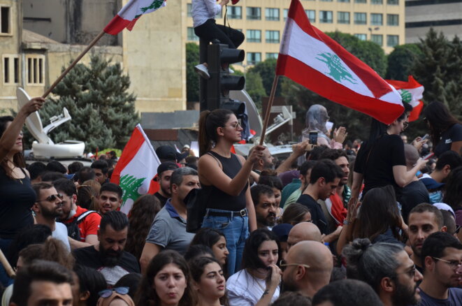 Dimanche 20 octobre 2019, sur la place Riad El Solh, au centre-ville de Beyrouth (Liban). © JB