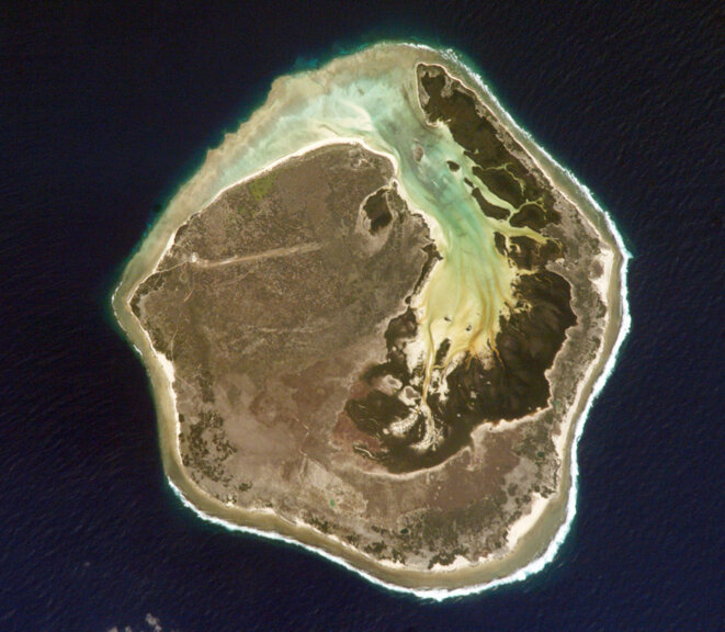 europa-island-space-view