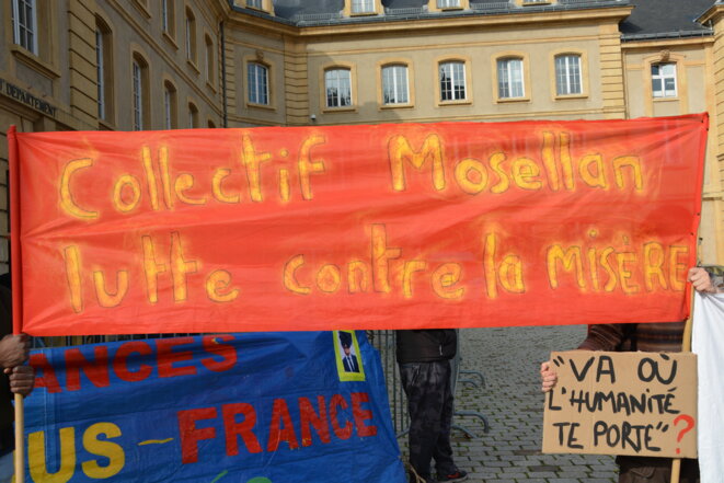 Manif devant la préfecture le 11 octobre 2019 © Johnny Manif devant la préfecture le 11 octobre 2019 © Johnny