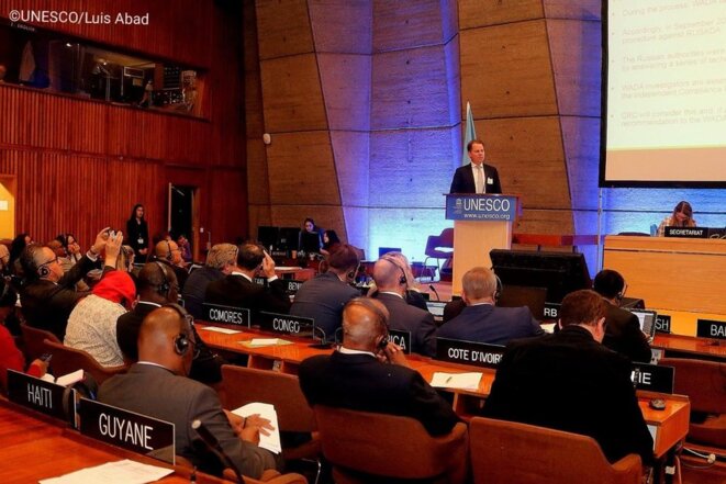 A la tribune, M. Olivier Niggli, Directeur général de l’Agence Mondiale Antidopage (AMA) A la tribune, M. Olivier Niggli, Directeur général de l’Agence Mondiale Antidopage (AMA)