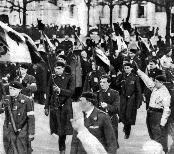 Manifestation fasciste (France) post 6 février 1934 © («L'Éclai»r, 27/2/34)/Wikimedia Commons, domaine public. Manifestation fasciste (France) post 6 février 1934 © («L'Éclai»r, 27/2/34)/Wikimedia Commons, domaine public.