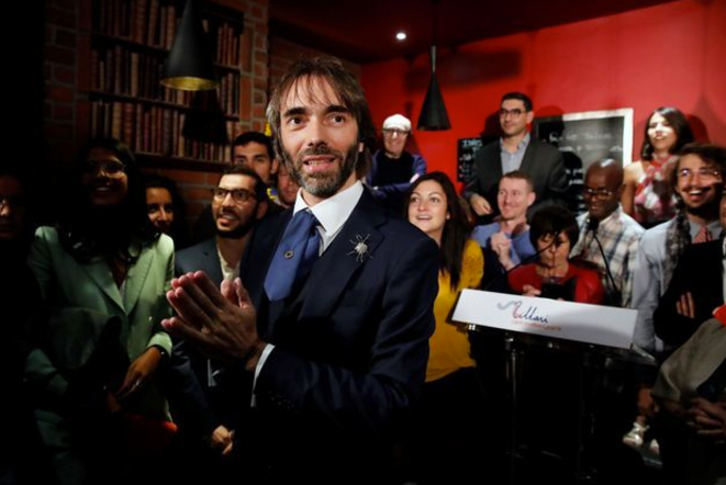 Cédric Villani lors du lancement de sa campagne, en août 2019, dans un café de Paris © Reuters Cédric Villani lors du lancement de sa campagne, en août 2019, dans un café de Paris © Reuters
